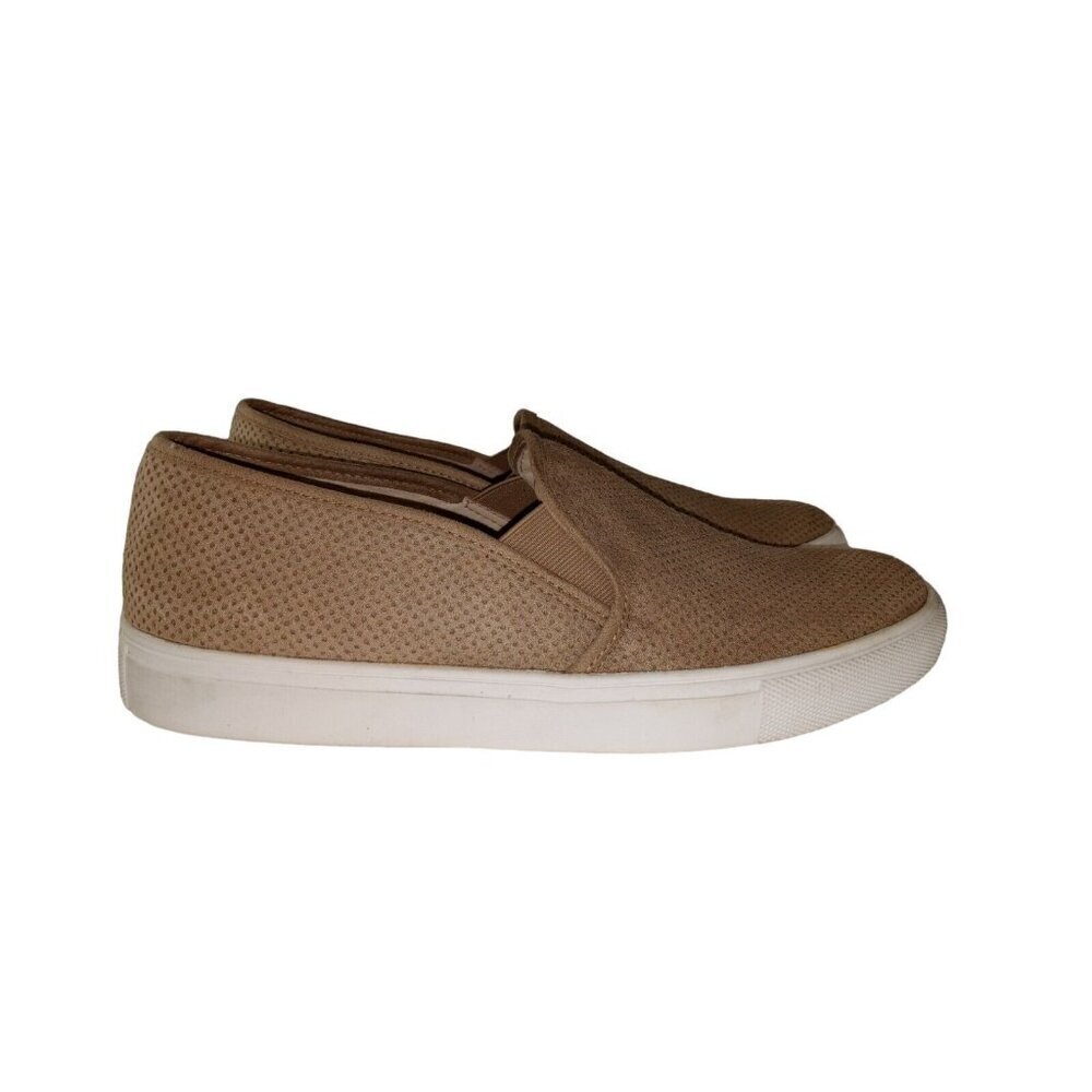 Steve Madden Zarayy Womens size 9.5 Suede Slip on Flats Shoes Perforated Sneaker